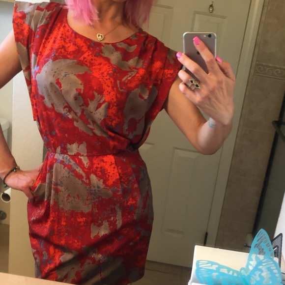 SALE💥Walter Baker Floral Silk Mini w/ Pockets NWT - Picture 3 of 3